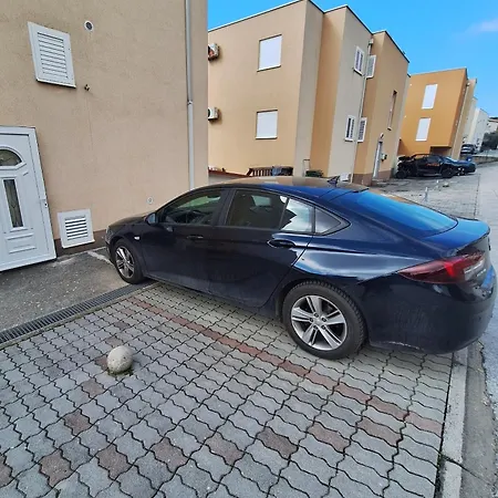 With Parking Space - 25264 Makarska